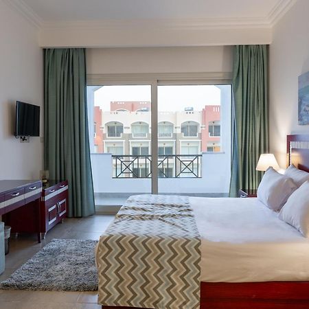 Oyster Bay Beach Resort Abu Dabbab Bagian luar foto