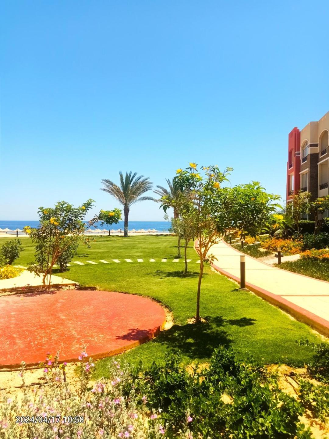 Oyster Bay Beach Resort Abu Dabbab Bagian luar foto