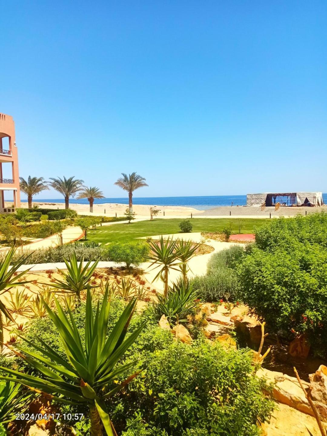 Oyster Bay Beach Resort Abu Dabbab Bagian luar foto