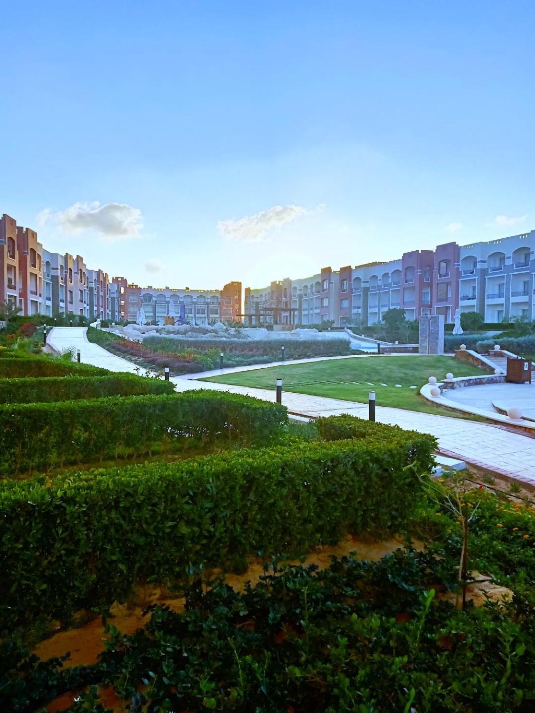 Oyster Bay Beach Resort Abu Dabbab Bagian luar foto