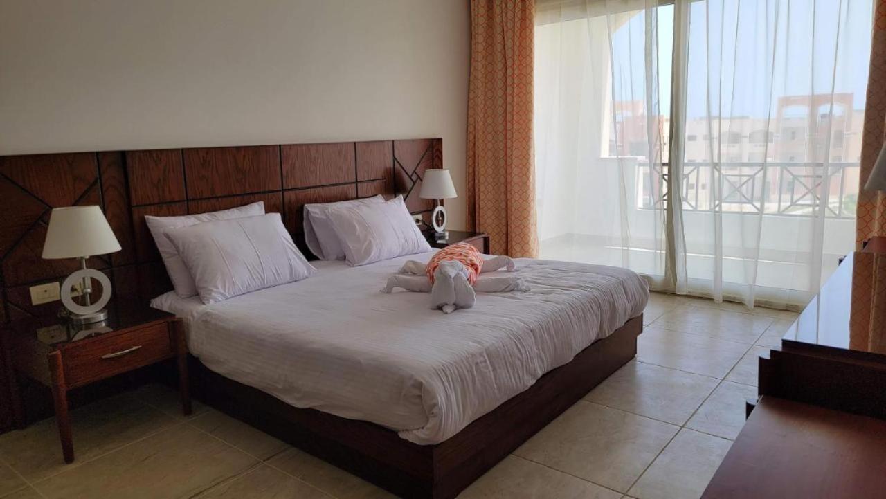 Oyster Bay Beach Resort Abu Dabbab Bagian luar foto