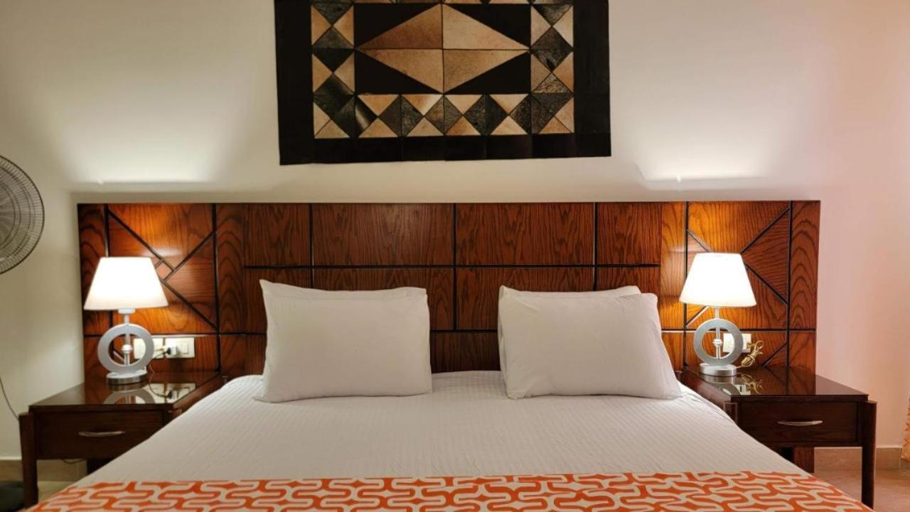 Oyster Bay Beach Resort Abu Dabbab Bagian luar foto