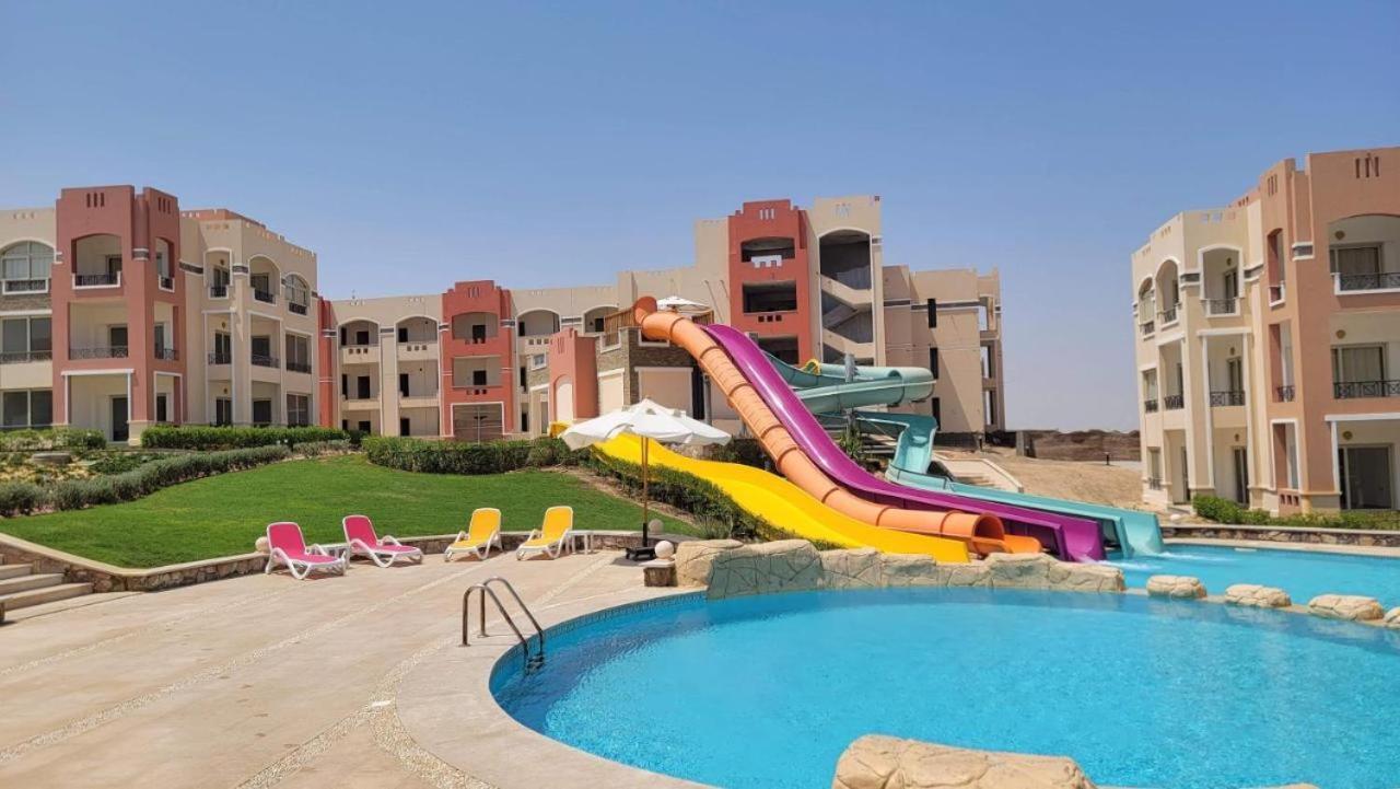 Oyster Bay Beach Resort Abu Dabbab Bagian luar foto