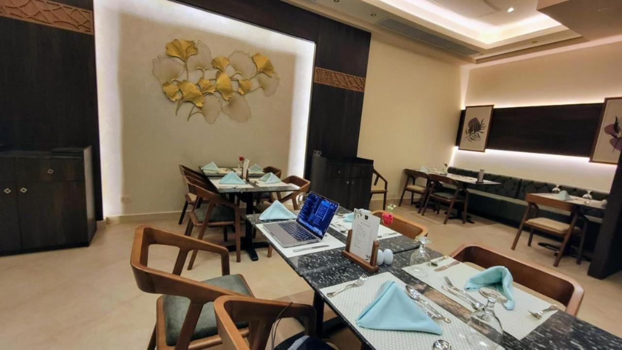 Oyster Bay Beach Resort Abu Dabbab Bagian luar foto