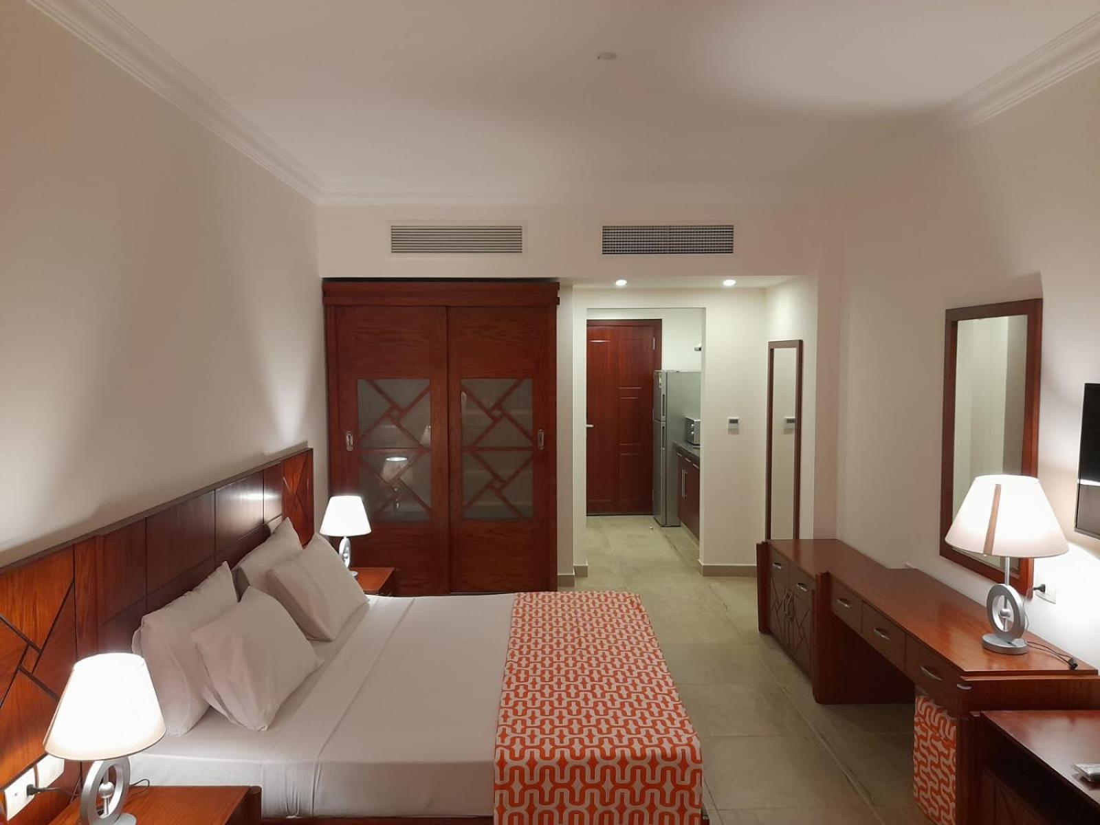 Oyster Bay Beach Resort Abu Dabbab Bagian luar foto