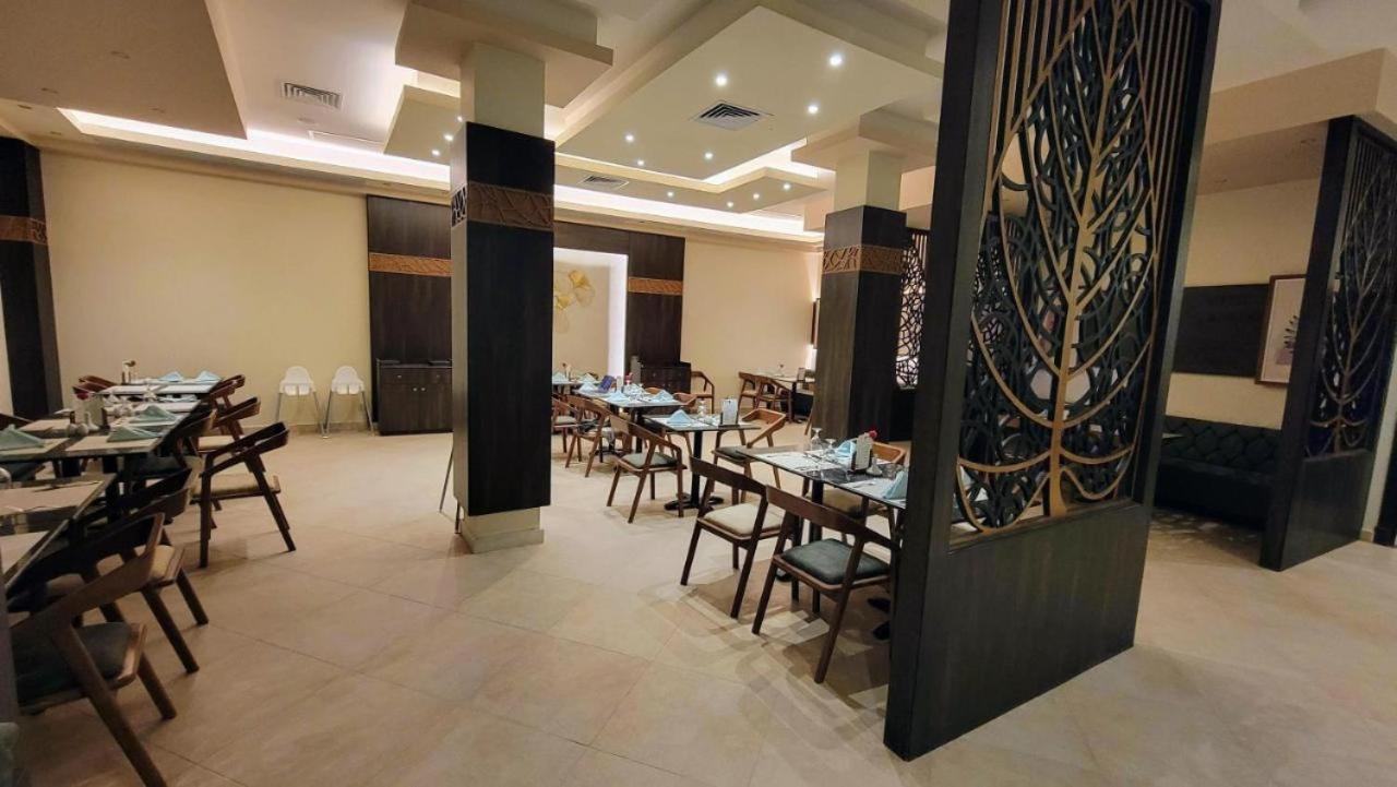 Oyster Bay Beach Resort Abu Dabbab Bagian luar foto