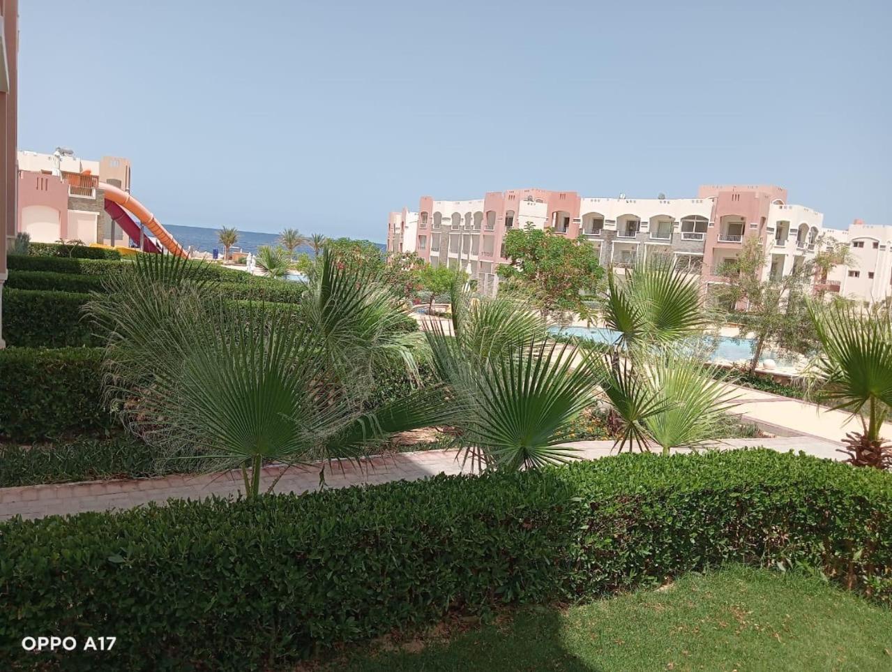 Oyster Bay Beach Resort Abu Dabbab Bagian luar foto