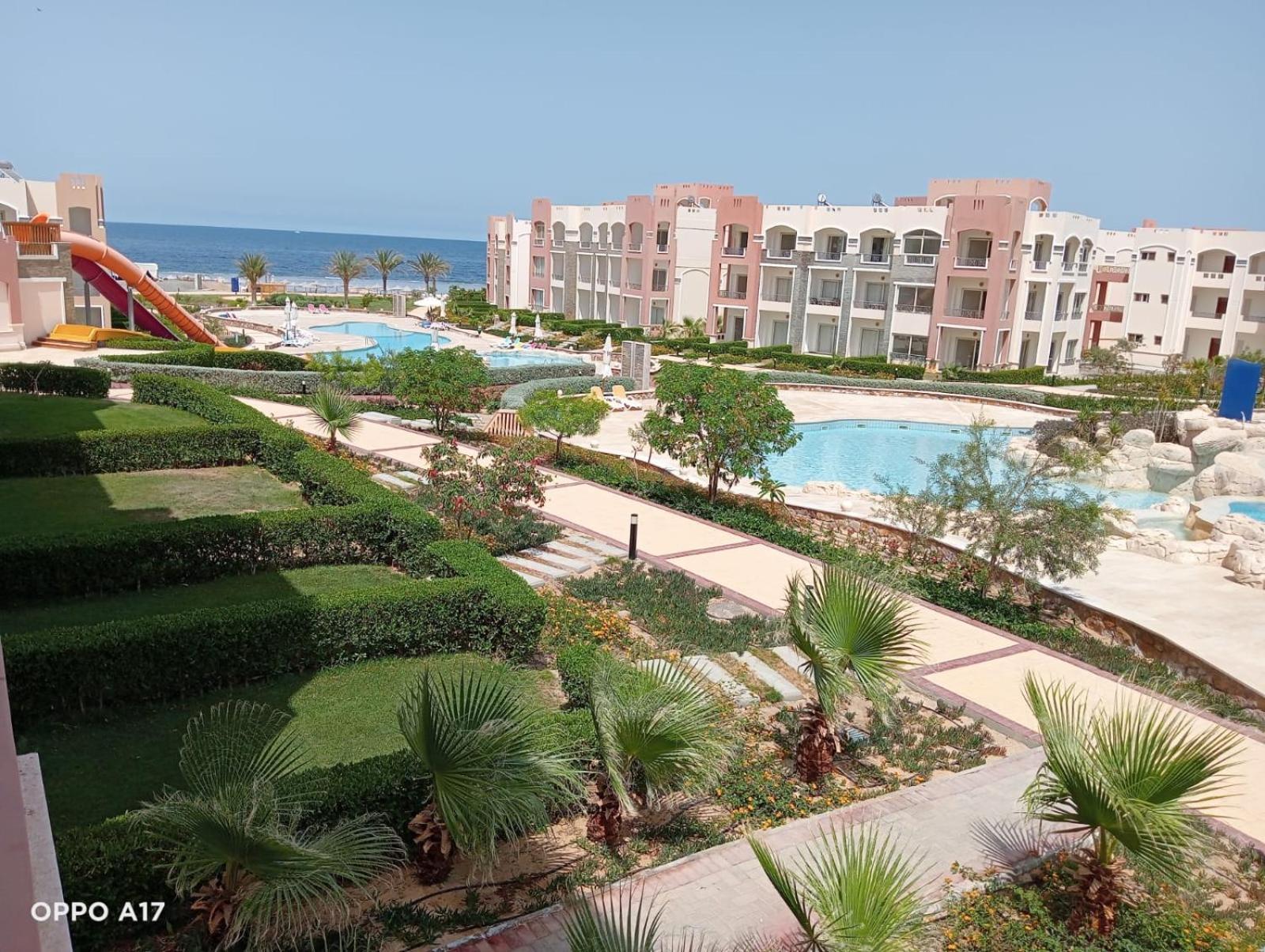 Oyster Bay Beach Resort Abu Dabbab Bagian luar foto